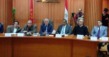 صور.. محافظ بورسعيد: بناء المواطن يبدأ من المدرسة