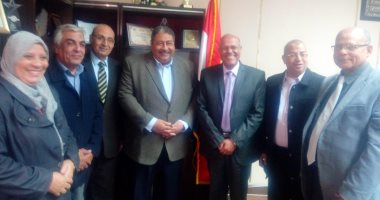 صور.. رئيسا شركتى القاهرة والجيزة لمياه الشرب يكرمان رئيس هيئة الأرصاد الجوية