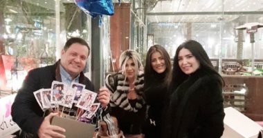 بتورتة على شكل آلة موسيقية.. عبير صبرى وبوسى شلبى يحتفلان بعيد ميلاد إدوارد