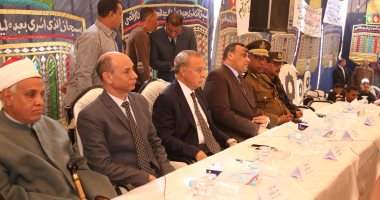 محافظ قنا ينهى الخصومة رقم 100 بين عائلتى آل سلامة وآل الحساسنة