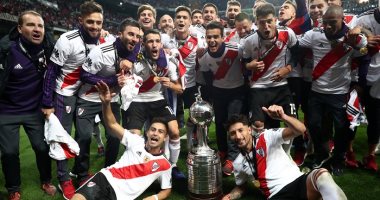 مصرع أحد مشجعى ريفر بليت بعد تعرضه للطعن من جماهير بوكا جونيورز