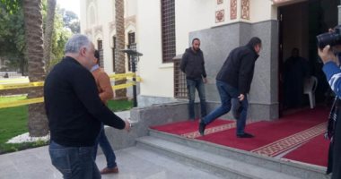 أشرف زكى يشيع جثمان محمود القلعاوي وغياب نجوم الفن