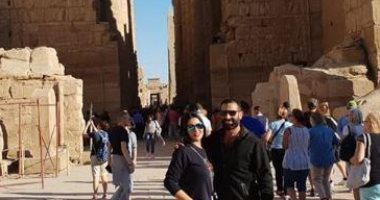 صور.. المطرب أحمد سعد وسمية الخشاب يقضيان إجازة شتوية بين معابد الأقصر