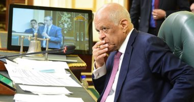 صور.. رئيس البرلمان يهدد برفع الجلسة.. تعرف على السببب