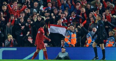 محمد صلاح يحتفى بالتأهل للدور الـ16 لدورى أبطال أوروبا بصور لـ"آنفيلد"