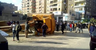 انقلاب حفار أثناء حفر أساسات عقار بحلوان ووفاة السائق