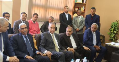 محافظ قنا ورئيسى جامعتى الأزهر وجنوب الوادى يفتتحون حاضنة الأعمال التكنولوجية "رواق"