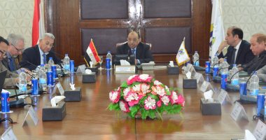 وزير التنمية المحلية يستقبل وفد ممثلى الجهات الدولية المشاركة فى إدارة المخلفات