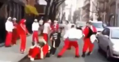 الدنيا حصل فيها إيه؟.. سانتا كلوز مش بيوزع هدايا السنة دى "فيديو"