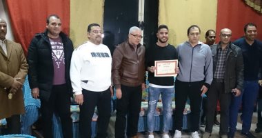 عمرو عبد الحق يكرم خمسة من أبطال النصر لتحقيق إنجازات دولية