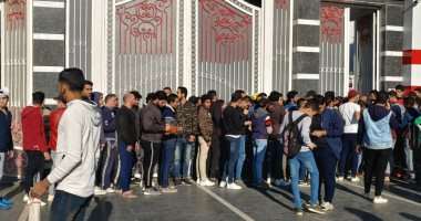 فيديو .. أحد جماهير الزمالك: نتواجد أمام النادي من السابعة صباحا للحصول على التذاكر 