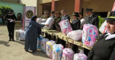  صور.. فيها حاجة حلوة.. قوافل الداخلية توزع بطاطين على البسطاء بالمحافظات