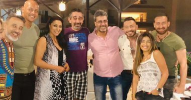 مخرج "زنزانة 7" يعاين ديكورات المشاهد الأخيرة للتصوير