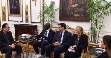 مصطفى مدبولى يلتقى نائب رئيس البنك الدولى لشئون البنية التحتية