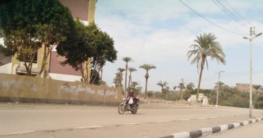 قارئ يطالب بمطب صناعى أمام مجمع مدارس نجع النجار بسوهاج