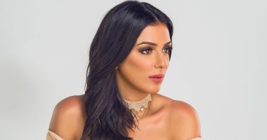 انجي المقدم تقدم المؤتمر الصحفي لمهرجان الجونة السينمائى