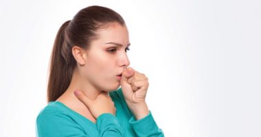 كيف تساعد نفسك بطرق طبيعية على تخفيف الكحة؟