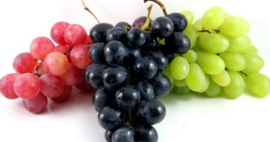اضرار الافراط فى تناول العنب منها الإسهال