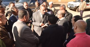 محافظ أسيوط يتفقد وحدة الرعاية الصحية بالنخيلة