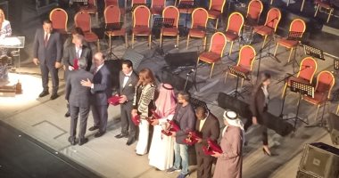 وزيرة الثقافة تكرم الموسيقار راجح داود وفنانين سعوديين بمهرجان الأغنية بالإسكندرية
