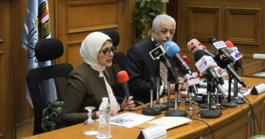 صور.. وزيرة الصحة: الرضاعة الصناعية ضمن أسباب السمنة وحملات توعية للأسر والمجتمع 