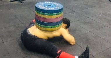 مرونة كبيرة.. شاهد كيف يتدرب الرباع المصرى محمد إيهاب تمرينات شاقة داخل الجيم