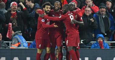 ليفربول يستعيد صدارة الدوري الإنجليزي بثلاثية ضد مان يونايتد.. فيديو