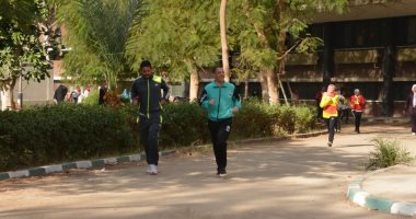 نائب رئيس جامعة أسيوط يشارك فى الماراثون السنوى الثانى ويكرم مبانى الطالبات