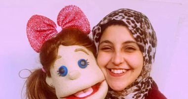 العرايس والسيناريو عليا والفرجة عليك.. علا تصنع الدمى وتكتب قصصها وتنتظر الجمهور 