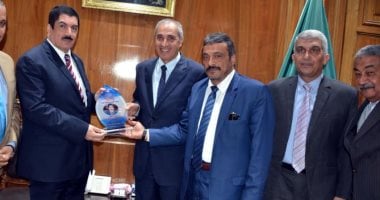 محافظ القليوبية يستقبل وفد من المنظمة الدولية لحماية الطفل 