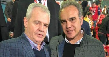شاهد حوار ودى بين أجيرى ولاسارتى في مباراة الأهلى والنجوم