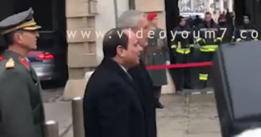 فيديو.. الرئيس السيسي يصل قصر الرئاسة فى النمسا