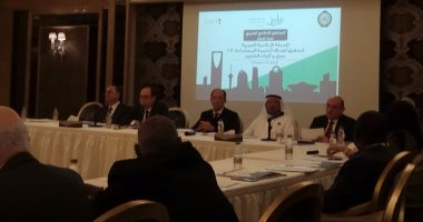 وفد مصرى يشارك احتفال السعودية باختيار الرياض عاصمة للإعلام العربى.. الأمين العام المساعد للجامعة العربية يترأس ملتقى القادة.. ومكرم محمد أحمد: معظم الدول التى دخلت الربيع العربى على طريق العودة الآن