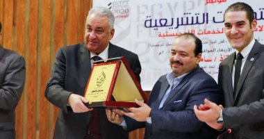 سامح عاشور: البنية التشريعية والقانونية لها دور هام فى نجاح الاستثمار