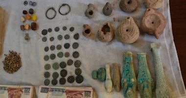 فيديو.. لحظة ضبط منقبين عن الآثار فى محافظة أسيوط