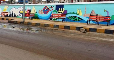 فنان يصمم جدارية طولها 75 مترا على جدران دسوق تخليدا لتاريخها.. صور