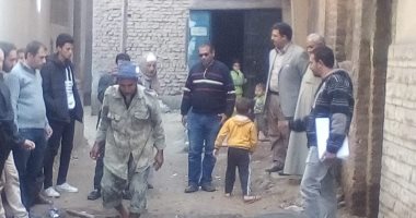 طفح غرف الصرف الصحى بقرية الشوبك بالقليوبية ورئيس المدينة يوجه بحلها