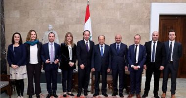 ميشيل عون يستقبل وفدا نيابيا فرنسيا.. ويؤكد تشكيل الحكومة فى أسرع وقت