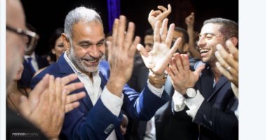 حلاوتك وإنت ماشى ورا الكراش.. شاهد كوميديا محمود البزاوى ونجله أكرم على تويتر