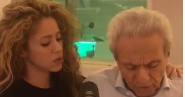 "كم هو جميل أبى".. شاهد دويتو شاكيرا مع والدها داخل أحد الاستديوهات