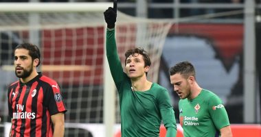ميلان يواصل نتائجه السلبية ويسقط أمام فيورنتينا فى الدوري الإيطالي.. فيديو
