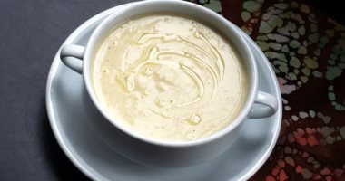 طريقة عمل شوربة القرنبيط بالبطاطس