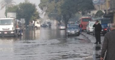 انفجار ماسورة مياه بكورنيش النيل أمام ماسبيرو.. والمحافظة تدفع بالشفاطات