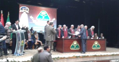 وزير التعليم العالى يكرم محافظ المنوفية وأعضاء هيئة التدريس جامعة المنوفية