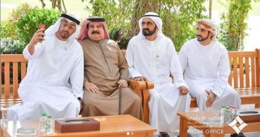 صور.. حاكم دبى وولى عهد أبوظبى فى سفارى ملكى مع ملك البحرين بصحراء الإمارات
