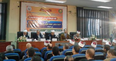 نجل ياسين التهامى ينشد "الله معنا" بندوة كلية الدعوة بحضور وزير الأوقاف
