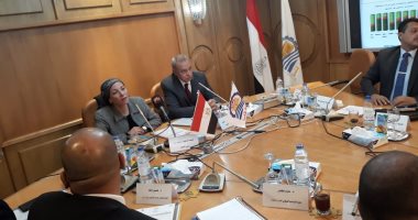 صور .. وزيرة البيئة تعقد لقاء مفتوحا لبرنامج إدارة المخلفات الصلبة بقنا 