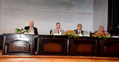 وزير القوى العاملة ومحافظ بنى سويف يفتتحان الملتقى الأول للسلامة المهنية 