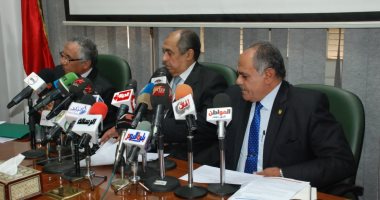 وزير الزراعة: تنفيذ قانون منع تداول الطيور الحية بالمحافظات محل دراسة