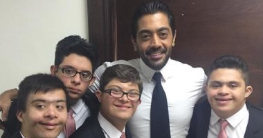 اليوم العالمى لذوى الإعاقة.. شاهد أحمد فلوكس يتوسط المشاركين فى حفل الرئيس